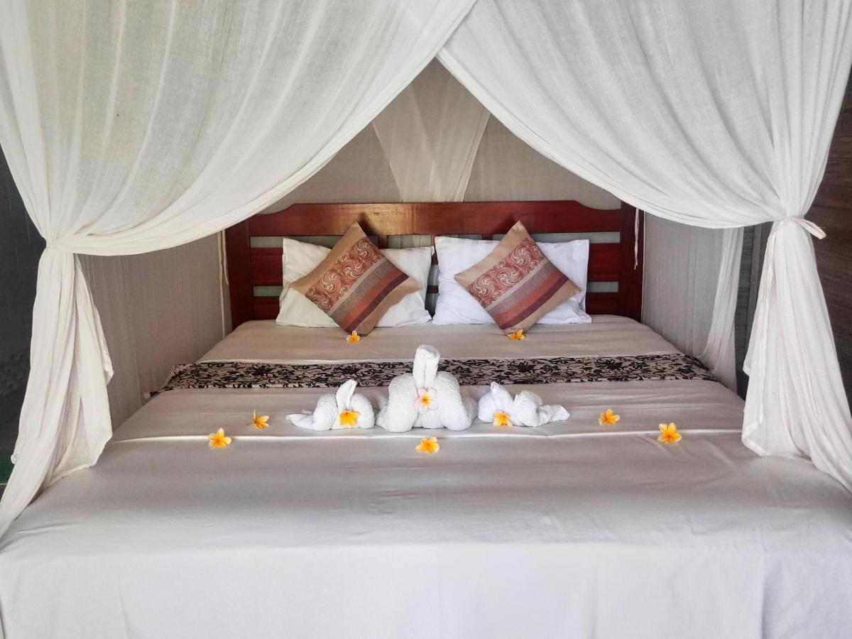 Готель Vista Huts Lembongan Екстер'єр фото