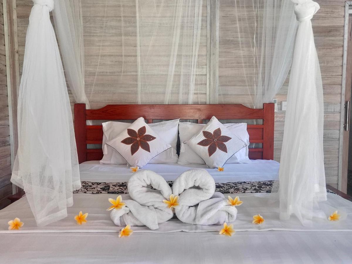 Готель Vista Huts Lembongan Екстер'єр фото