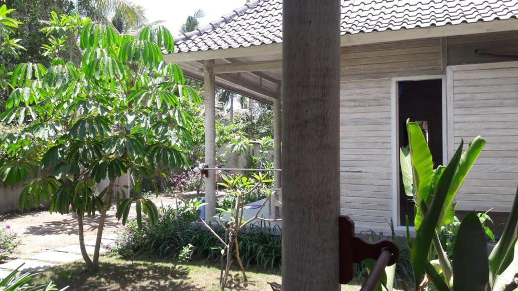 Готель Vista Huts Lembongan Екстер'єр фото