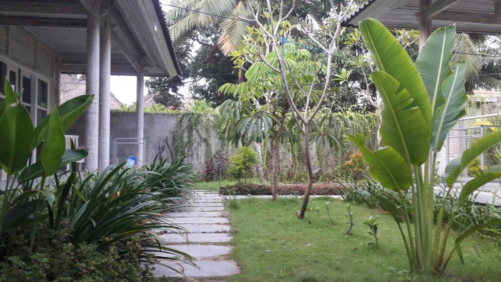 Готель Vista Huts Lembongan Екстер'єр фото