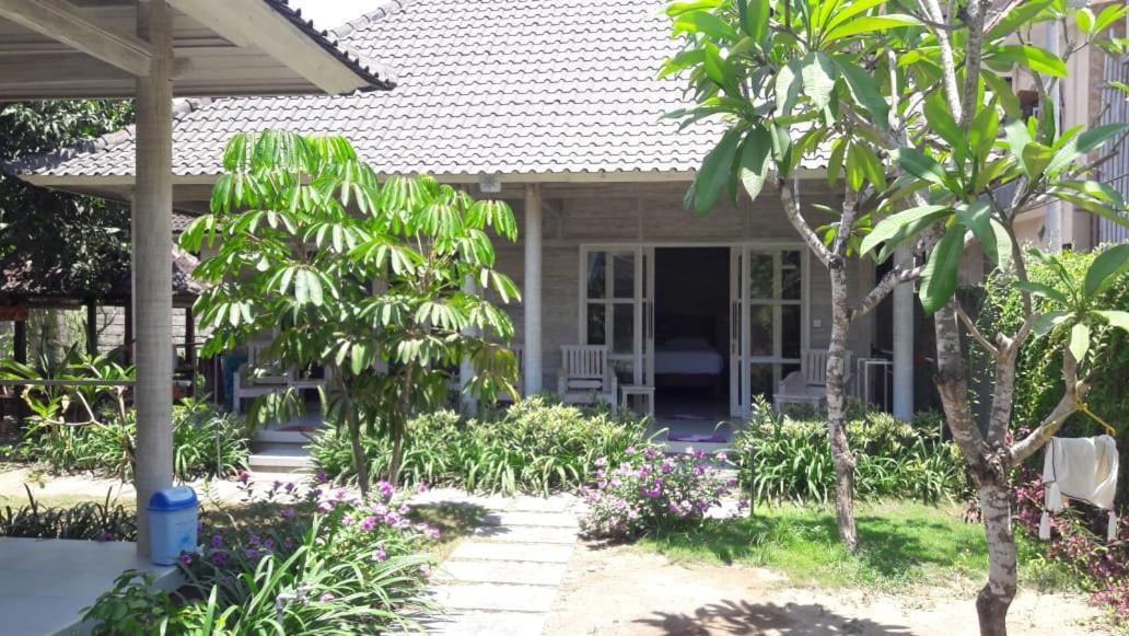 Готель Vista Huts Lembongan Екстер'єр фото