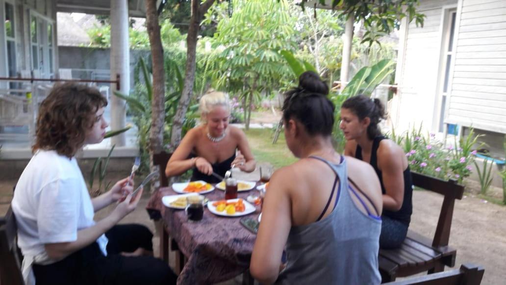 Готель Vista Huts Lembongan Екстер'єр фото