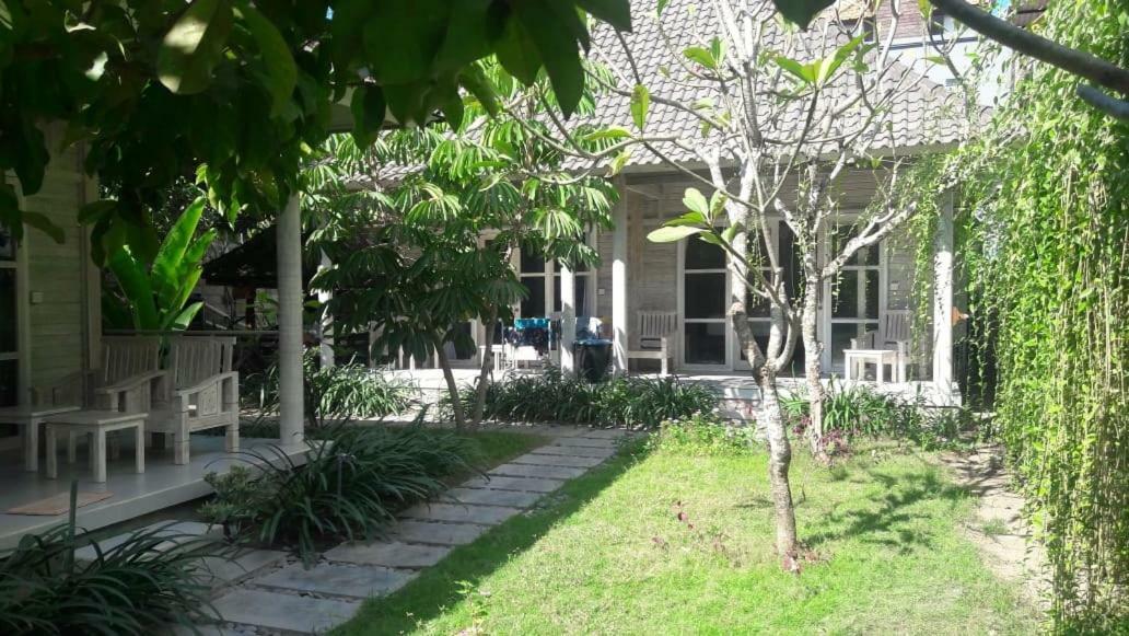 Готель Vista Huts Lembongan Екстер'єр фото