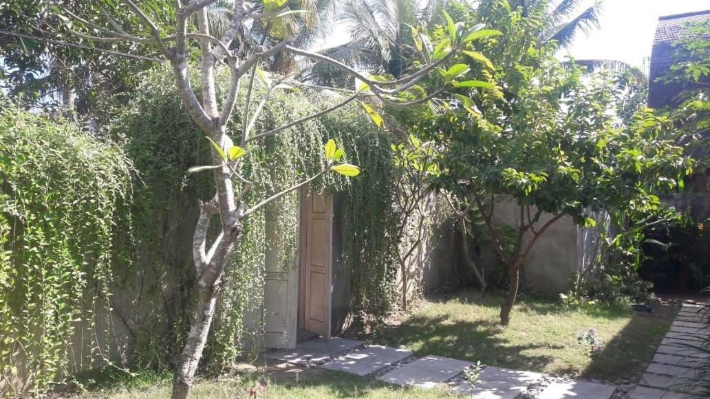 Готель Vista Huts Lembongan Екстер'єр фото