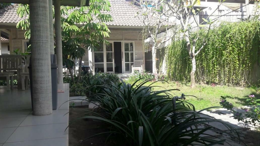 Готель Vista Huts Lembongan Екстер'єр фото