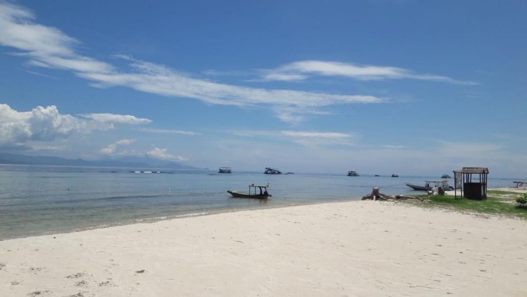 Готель Vista Huts Lembongan Екстер'єр фото